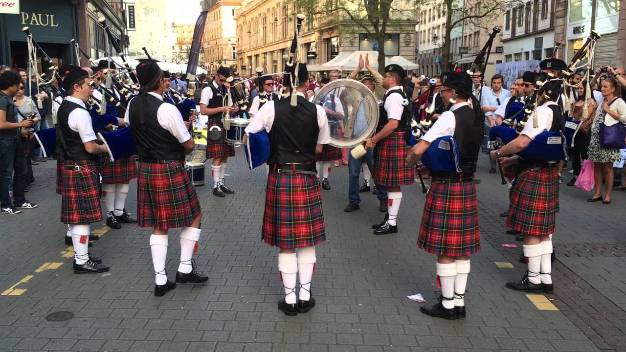 Paris & District Pipe Band Paris & District Pipe Band